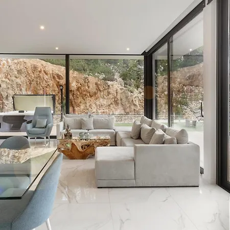 Luxe & Charm Villa *