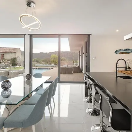 Luxe & Charm Villa Alvados